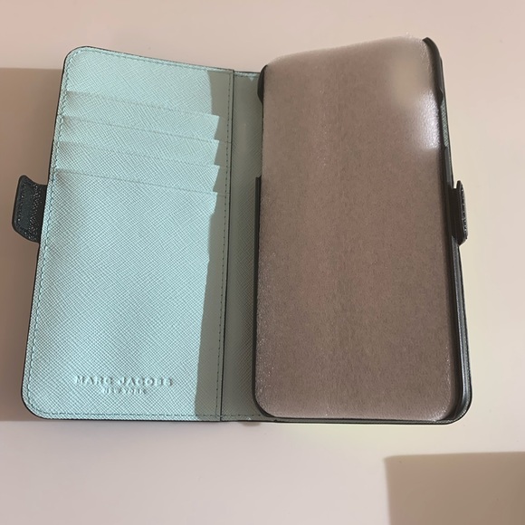 Marc Jacobs cell phone case - Picture 10 of 11